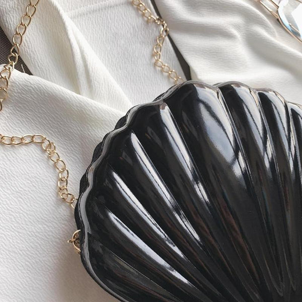 Shell Chain Shoulder Bag