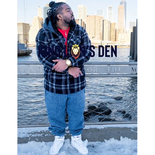 King Lion's Den - Paperback